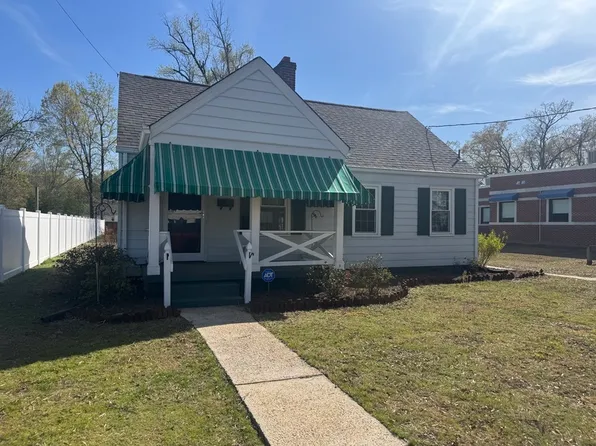 153 Roanoke Ave, Colonial Heights, VA 23834