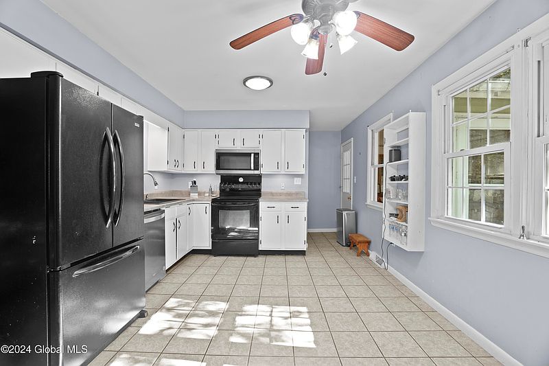 5th image of 409 N Creek Road