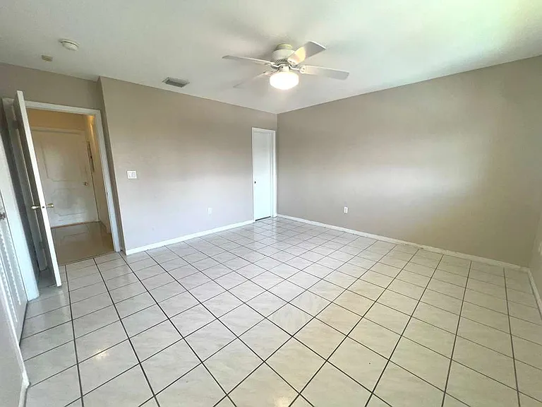 2200 Diana Dr #417 — Photo 18