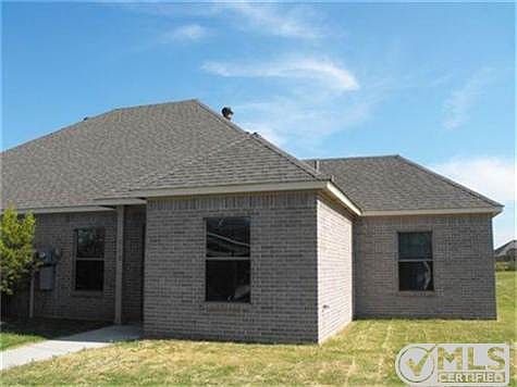 1st image of 115 Lindas Creek Ln