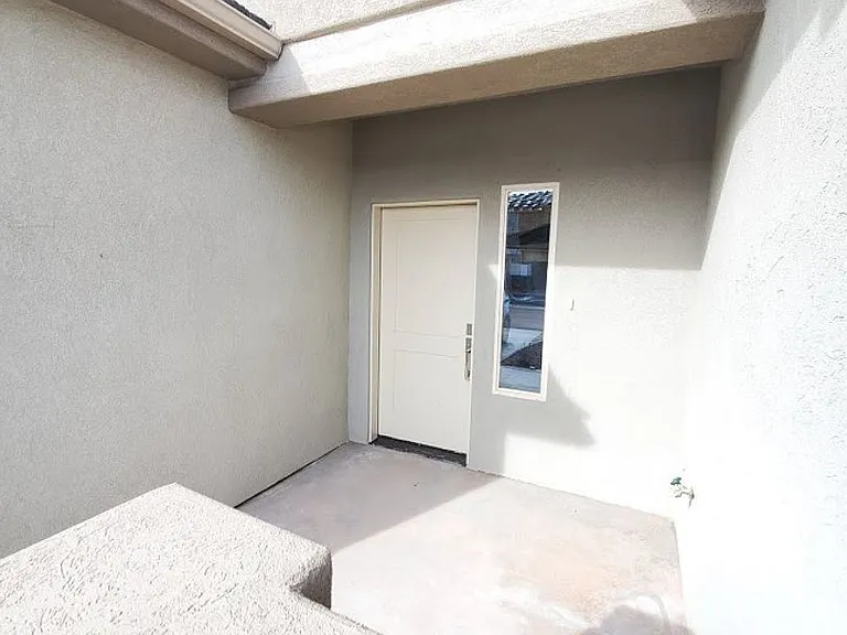 Three Bedroom Red Mountain Vista Town Home — Photo 4