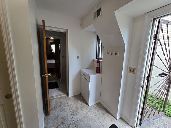 5th image of 24 E Stroud Ave #1