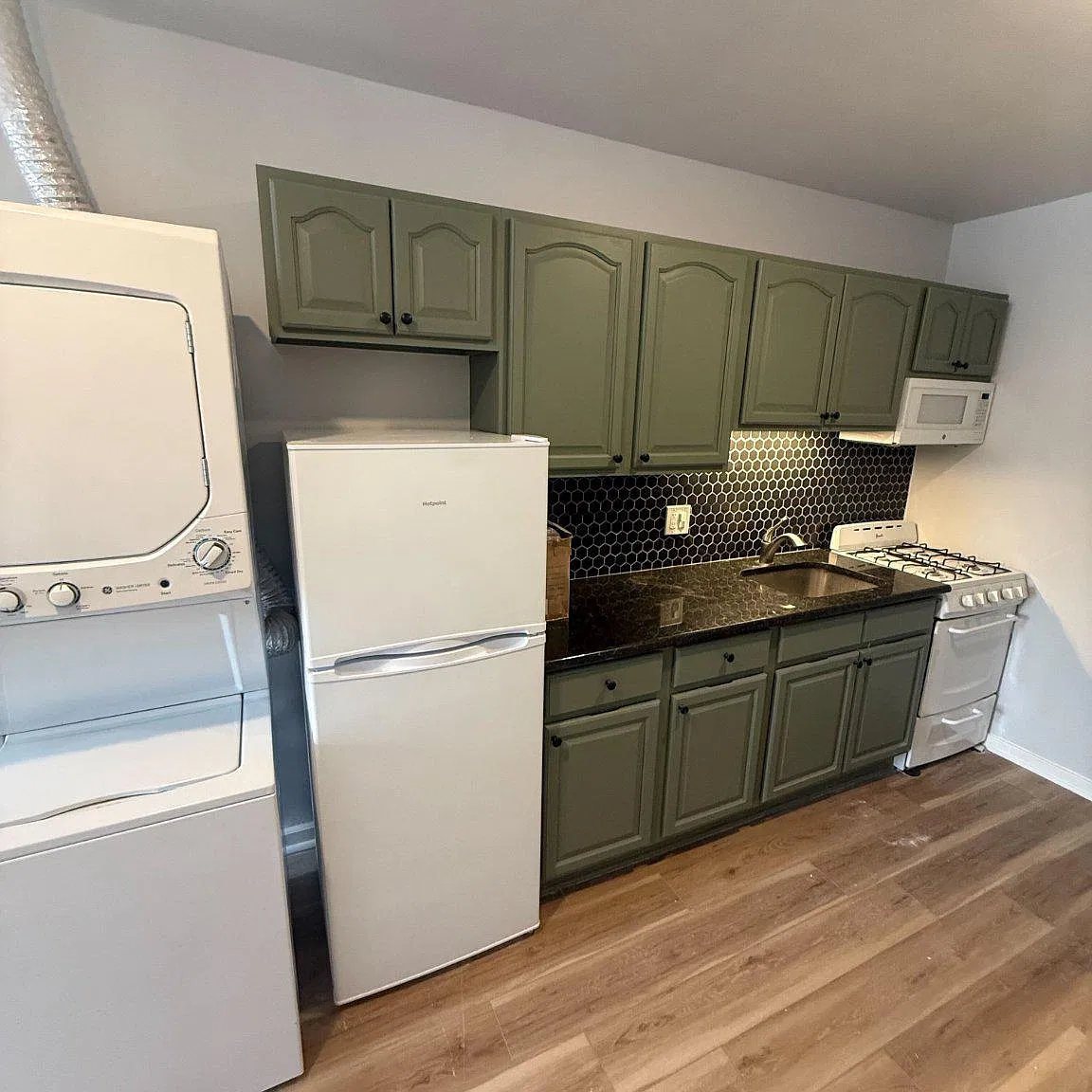 Studio, 1.0 bath, 2970 sqft, $1,350 — Photo 3