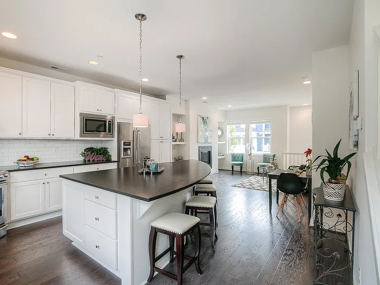 23804 SE 45th Pl — Photo 8