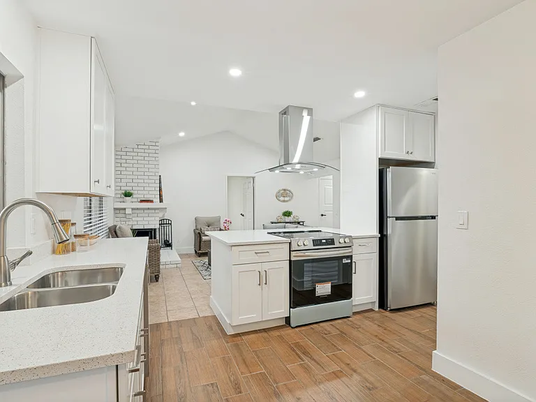 2921 Rustic Meadow Dr — Photo 2