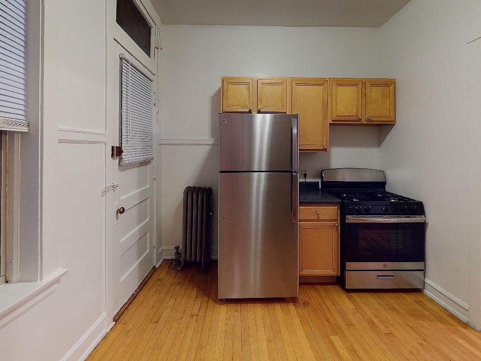 1st image of 6458 N Greenview Ave APT 2