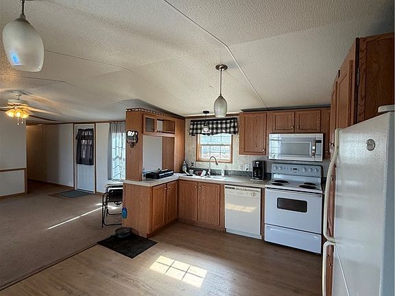 4th image of 1023 SE 350th Rd