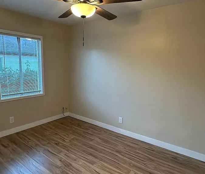 225 E Louise Ave — Photo 20