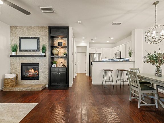3rd image of 1608 Esplanade Cir