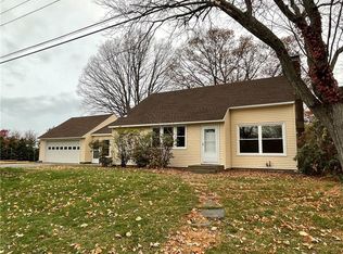 2 Ridgeview Dr, Newburgh, NY 12550