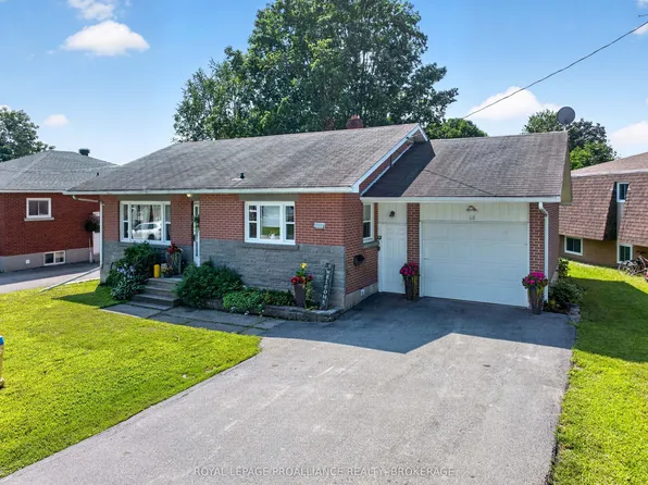 26 McLean Blvd, Perth, ON K7H 2Z3