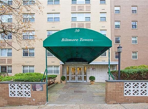 2nd image of 30 Lake St APT 11