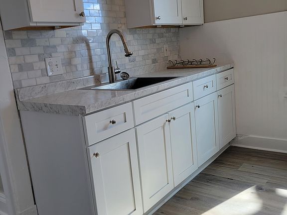2nd image of 64 Hazeltine Kenmore Ky