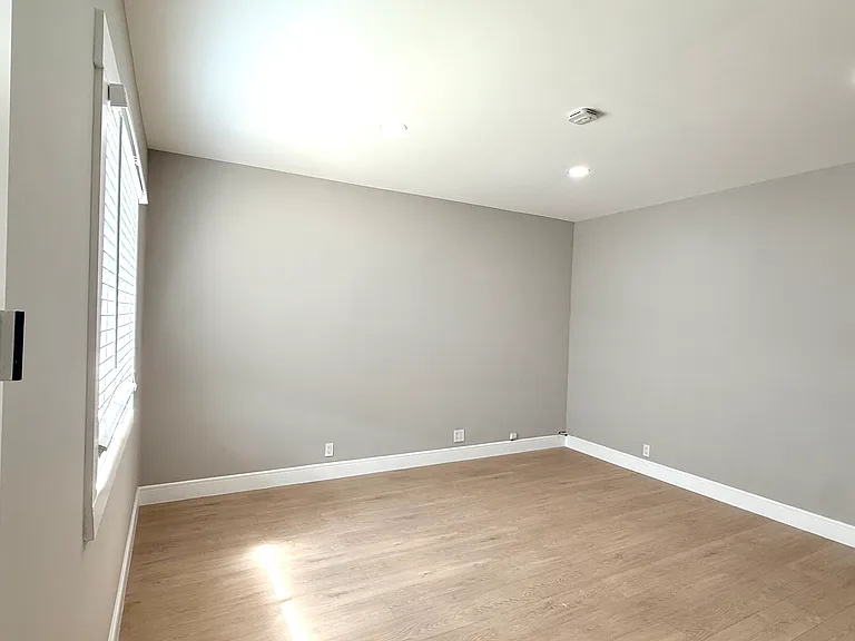 35 Wallington Ave — Photo 1