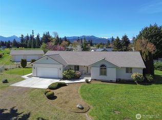 462 E Runnion Rd, Sequim, WA 98382