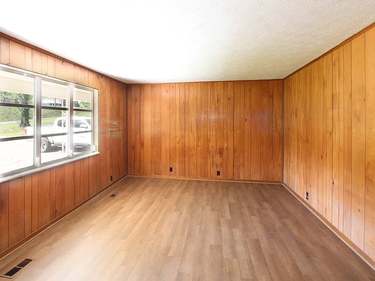 1940 Harris Rd — Photo 7