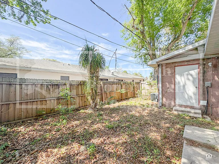 420 Allamanda Dr — Photo 15