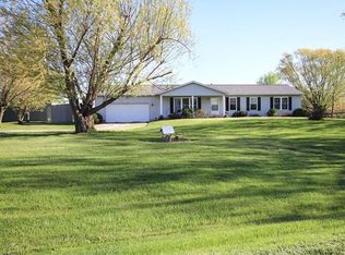 6842 Dove Ln, Waterloo, IL 62298