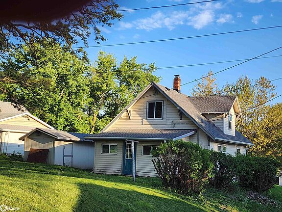 3rd image of 206 E 9th St