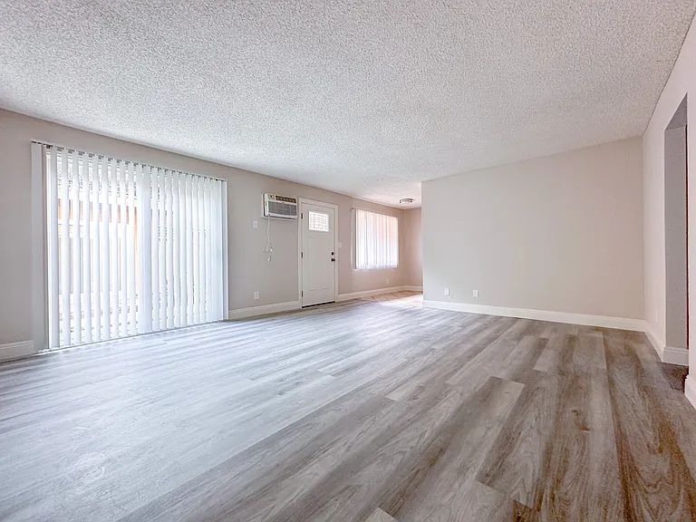 831 S Greenwood Ave #23 — Photo 3