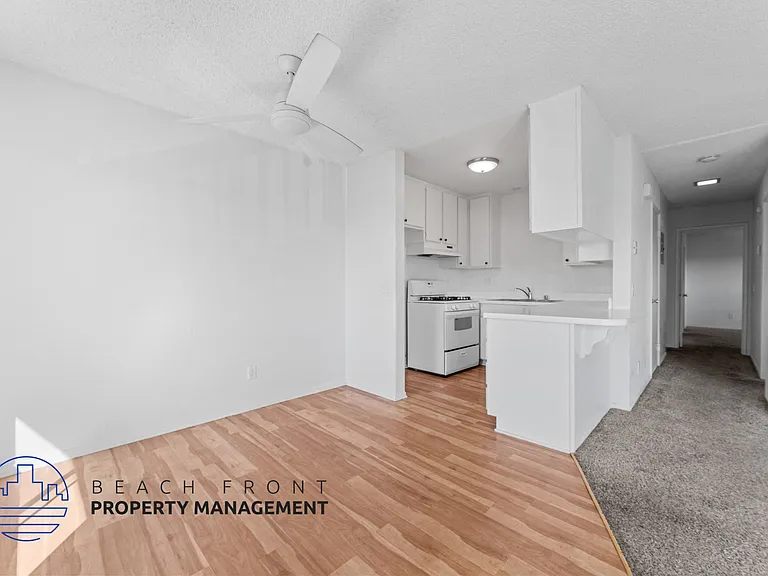 9842 Hamilton Ave. — Photo 24