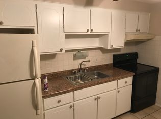 8445 Flamingo Ter APT 2E, Hickory Hills, IL 60457