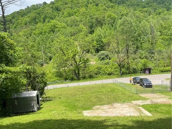 3380 Mate Crk, Matewan, WV 25678