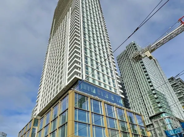 88 Queen St E #706, Toronto, ON M5C 0B6