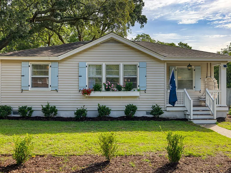 1424 Moultrie St — Photo 24