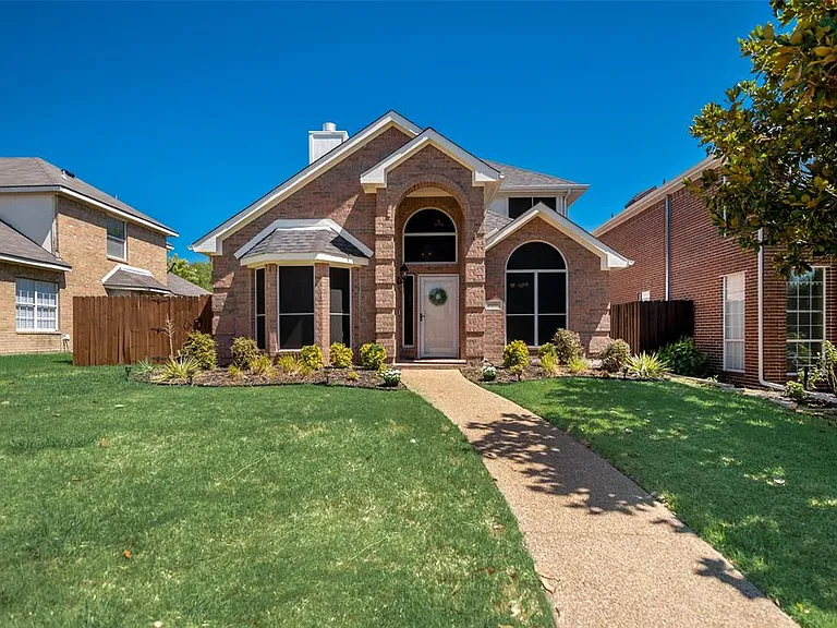 8801 Clearlake Dr — Photo 3