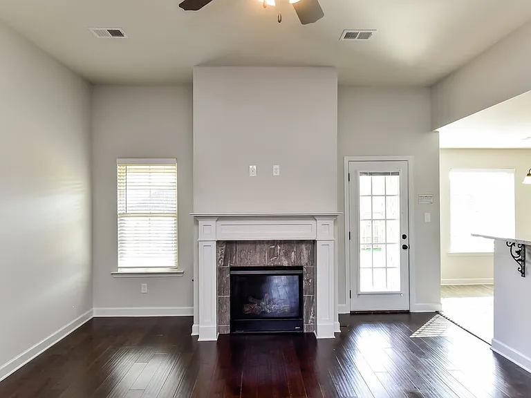 3555 Sabra Ln — Photo 3