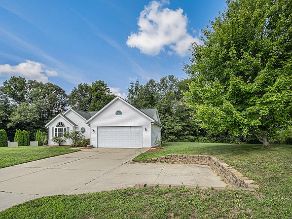 3rd image of 7949 Rolling Meadows Dr