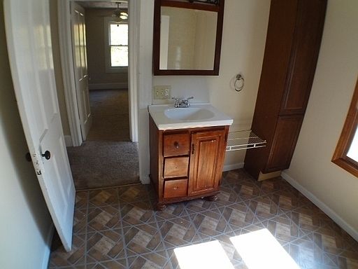 5th image of 124 Mendel Ct
