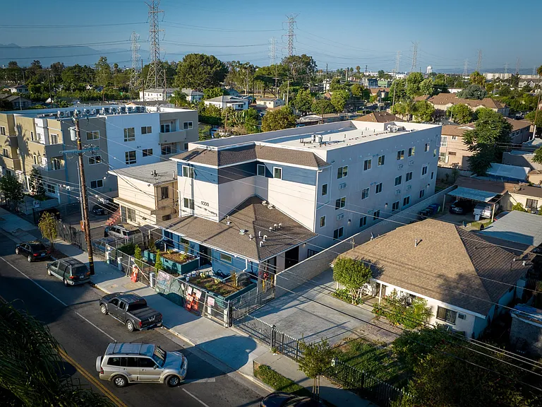 9300 Compton Ave — Photo 11