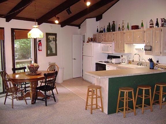 5th image of 214 Birchwood Ln