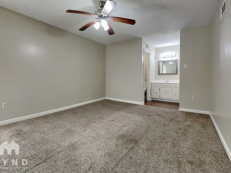 2406 Jenwood St — Photo 7