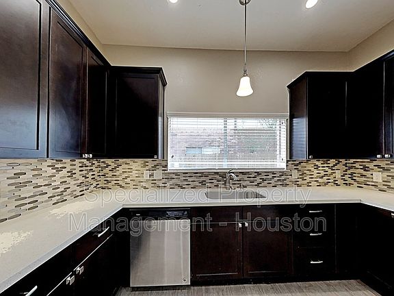 3rd image of 4246 Field Meadow Dr