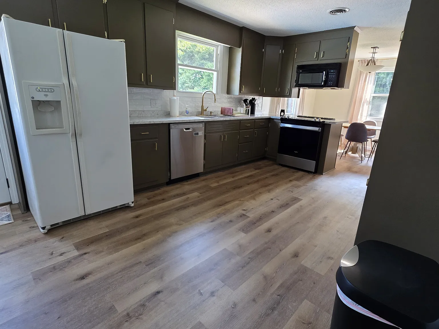 3 bed, 1.5 bath, 1630 sqft, $2,800 — Photo 2