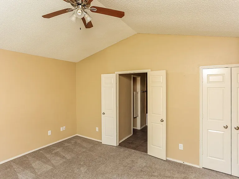 1526 Chapman St — Photo 15