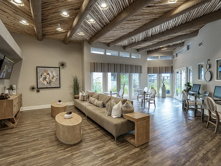 Scottsdale Horizon Apartments — Photo 15