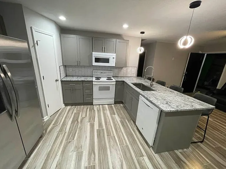 1951 Miller Dr — Photo 4