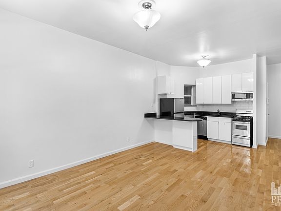 3rd image of 306 E 71st St APT 2a
