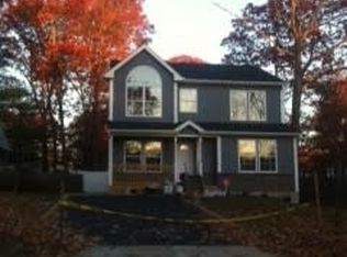 183 N 27th St, Wheatley Heights, NY 11798