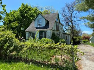 9 Oak St, Greenwood Lake, NY 10925