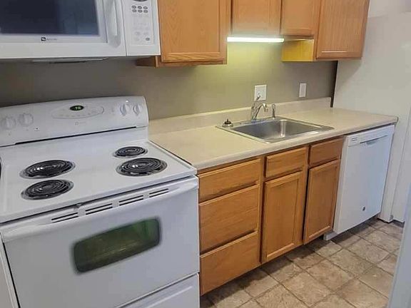 4th image of 908 20th Avenue Pl #7
