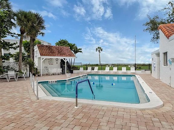 3rd image of 1585 Tarpon Center Dr #34-256