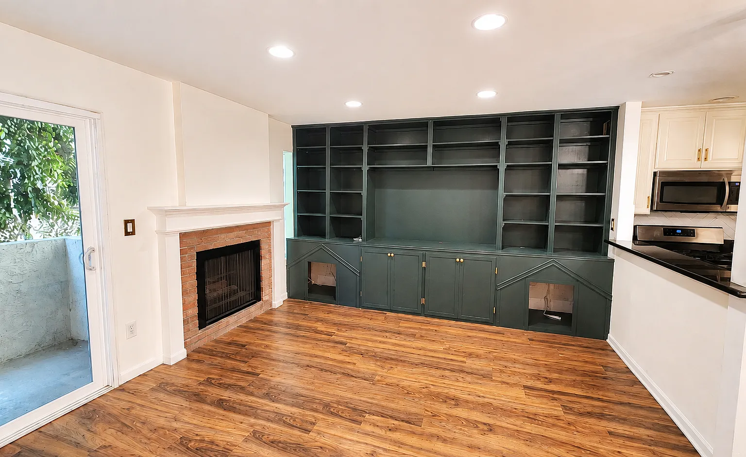 1 bed, 812 sqft, $2,395 — Photo 1