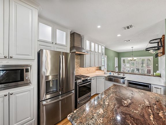 4th image of 12498 Lake Vista Dr