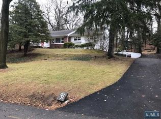 91 Chestnut Ave, Closter, NJ 07624