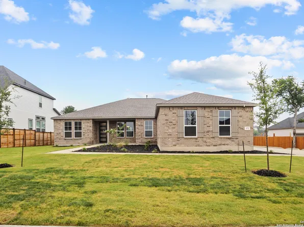172 Landon Path, Castroville, TX 78009